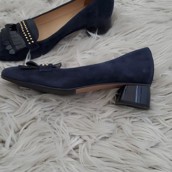 Shoes - Picture 2 of 4